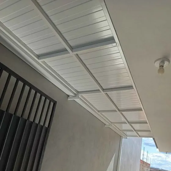 Cobertura de Telha Metálica Forro em Rio Claro SP — Cobertura com calha lateral para escoamento