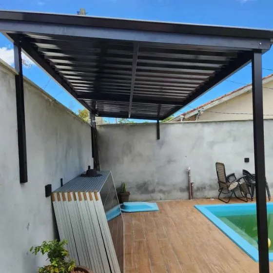 Cobertura de Telha Sanduíche em Rio Claro SP — Cobertura em passagem coberta entre ambientes