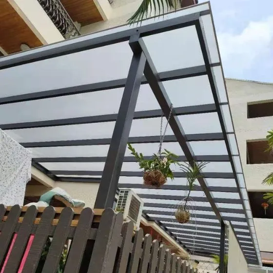Pergolado Fixo de Ferro em Rio Claro SP — Instalação em garagem residencial