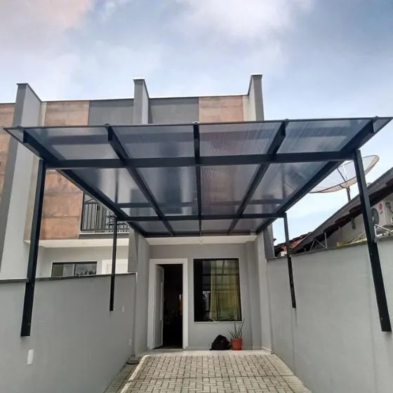 Pergolado Fixo de Ferro em Rio Claro SP — Instalação em fachada comercial