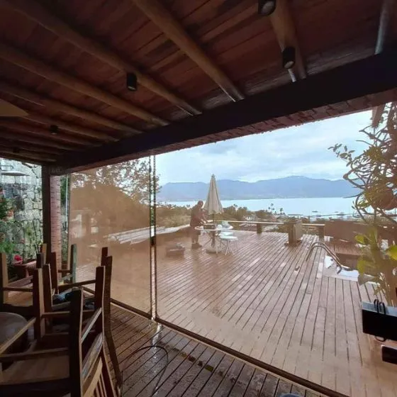 Toldo Cortina Fechamento Vertical em Rio Claro SP Toldo Cortina Fechamento Vertical em Rio Claro SP — Cobertura com estrutura metálica reforçada