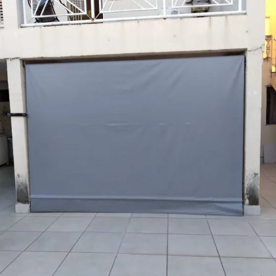 Toldo Cortina Fechamento Vertical em Rio Claro SP Toldo Cortina Fechamento Vertical em Rio Claro SP — Instalação em fachada comercial