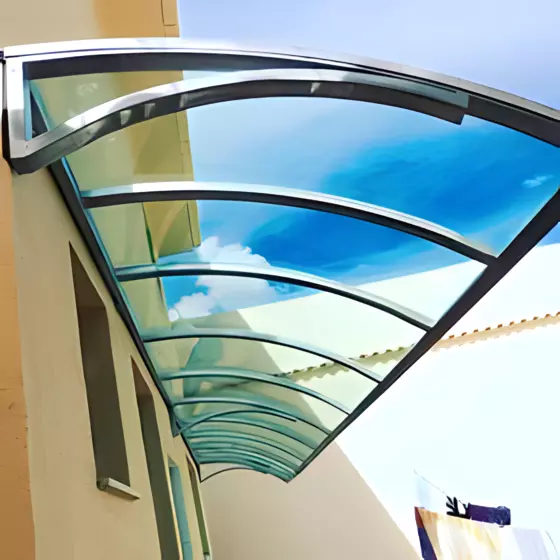 Toldo Fixo Policarbonato Compacto em Rio Claro SP Toldo Fixo Policarbonato Compacto em Rio Claro SP — Instalação em área gourmet com churrasqueira