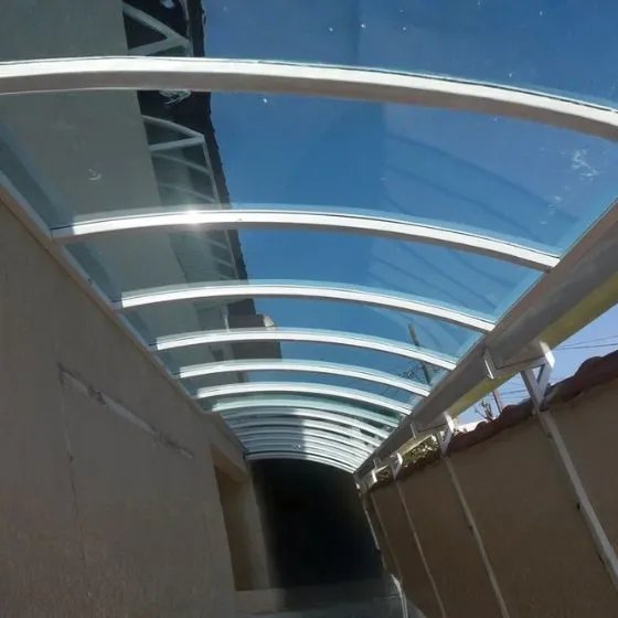 Toldo Fixo Policarbonato Compacto em Rio Claro SP Toldo Fixo Policarbonato Compacto em Rio Claro SP — Instalação em estacionamento