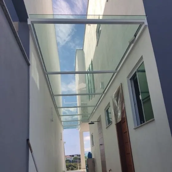 Toldo Fixo Policarbonato Compacto em Rio Claro SP Toldo Fixo Policarbonato Compacto em Rio Claro SP — Instalação em fachada comercial