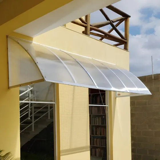 Toldo Policarbonato Alveolar em Rio Claro SP Toldo Policarbonato Alveolar em Rio Claro SP — Instalação em garagem residencial