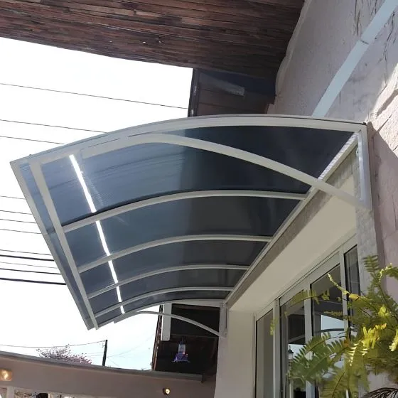 Toldo Policarbonato Alveolar em Rio Claro SP Toldo Policarbonato Alveolar em Rio Claro SP — Instalação em estacionamento