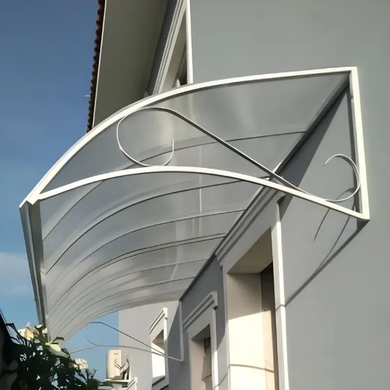 Toldo Policarbonato Alveolar em Rio Claro SP Toldo Policarbonato Alveolar em Rio Claro SP — Cobertura com estrutura metálica reforçada